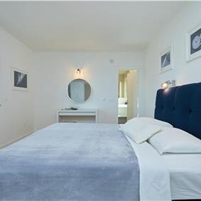 6 Bedroom Seafront Villa with Pool near Slano, Sleeps 12-14